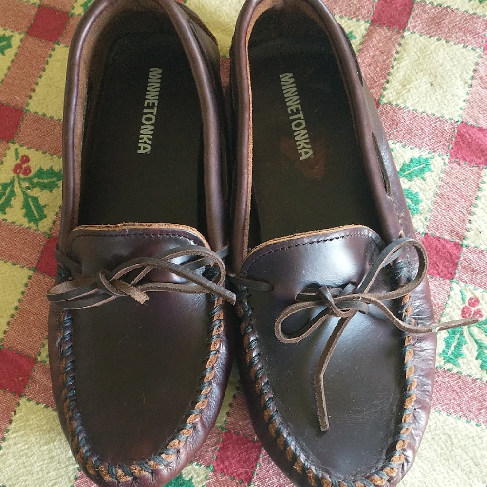 Minnetonka Women's Brown Leather Driving Moccasins